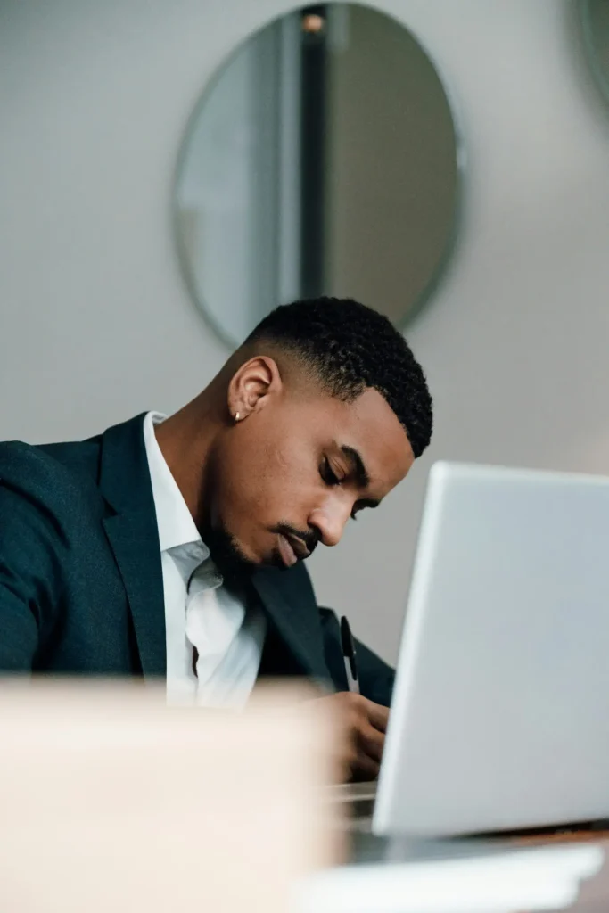 Business Analyst documenting a project